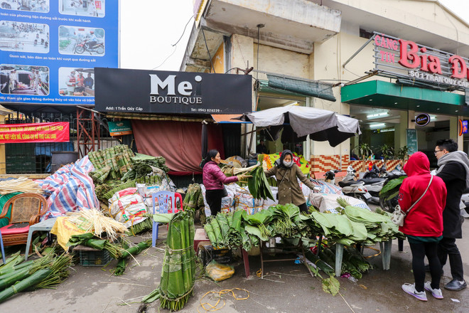 Chợ lá dong giữa lòng Hà Nội nhộn nhịp mua bán dịp giáp Tết ảnh 2