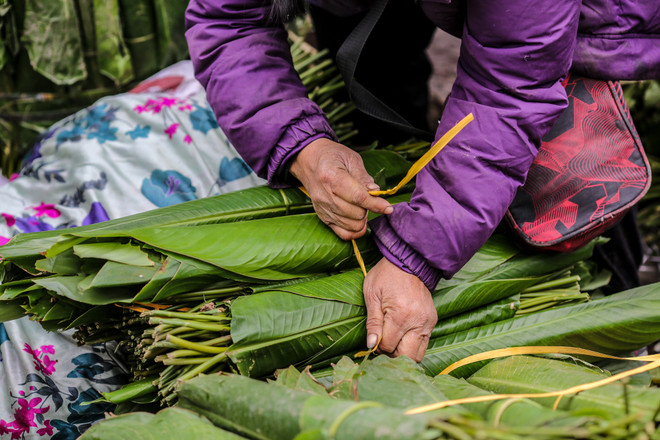 Chợ lá dong giữa lòng Hà Nội nhộn nhịp mua bán dịp giáp Tết ảnh 7