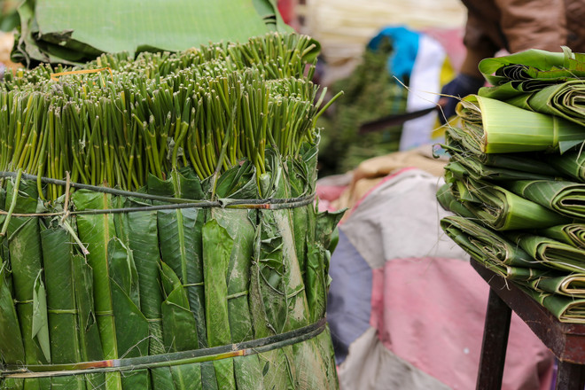 Chợ lá dong giữa lòng Hà Nội nhộn nhịp mua bán dịp giáp Tết ảnh 4