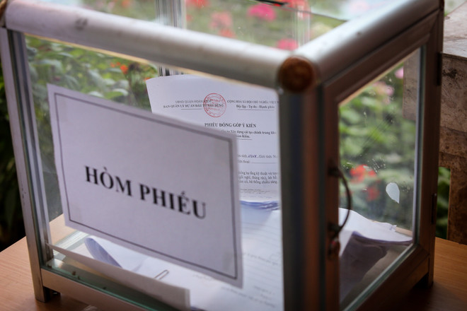 Người Hà Nội thích thú đi xem trưng bày ga tàu điện ngầm Hồ Gươm ảnh 8