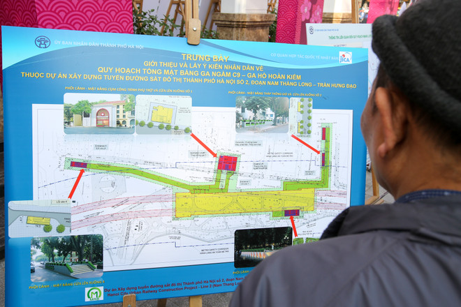 Người Hà Nội thích thú đi xem trưng bày ga tàu điện ngầm Hồ Gươm ảnh 7