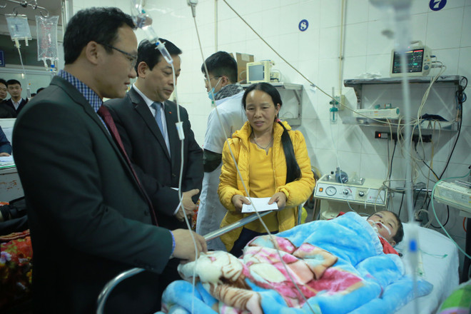 Ủy ban ATGT thăm hỏi nạn nhân bị tai nạn giao thông ảnh 1