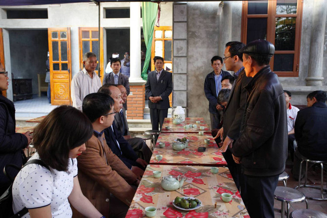 Ủy ban ATGT thăm hỏi nạn nhân bị tai nạn giao thông ảnh 2