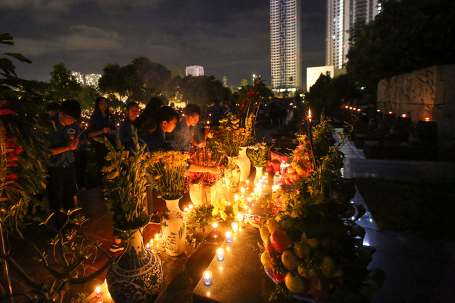 1.000 thanh niên Thủ đô thắp nến tri ân các anh hùng liệt sỹ ảnh 4