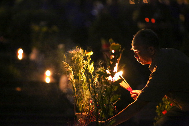 1.000 thanh niên Thủ đô thắp nến tri ân các anh hùng liệt sỹ ảnh 11