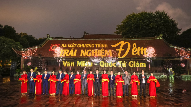 Có gì bên trong tour du lịch ban đêm của Văn Miếu - Quốc Tử Giám ảnh 2