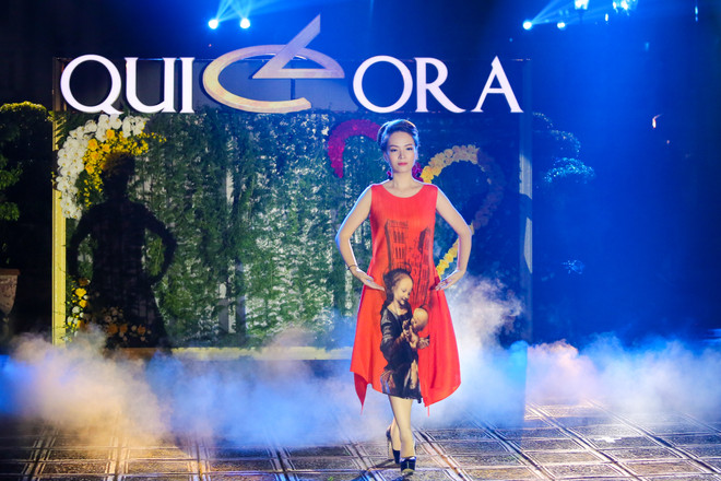 Chiêm ngưỡng màn catwalk điêu luyện của những biên tập viên VTV ảnh 2