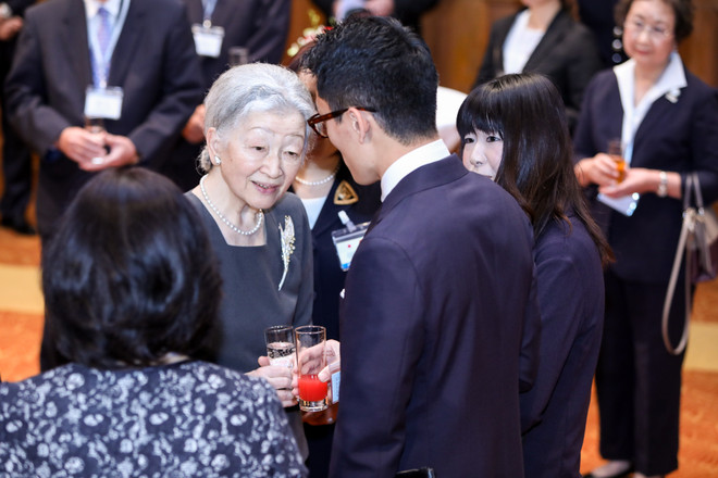 Nhật hoàng và hoàng hậu gặp gỡ gia đình cựu quân nhân Nhật ở Việt Nam ảnh 11
