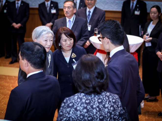 Nhật hoàng và hoàng hậu gặp gỡ gia đình cựu quân nhân Nhật ở Việt Nam ảnh 10