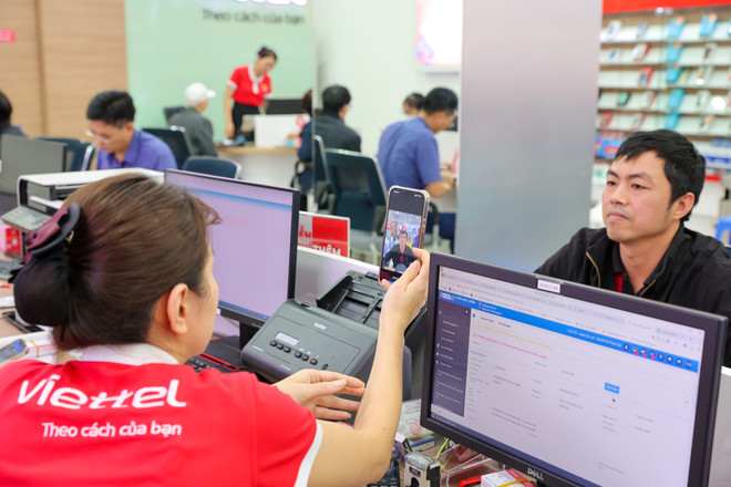 Hối hả đi làm SIM chính chủ trong ngày đầu khóa 1 chiều thuê bao ảnh 2