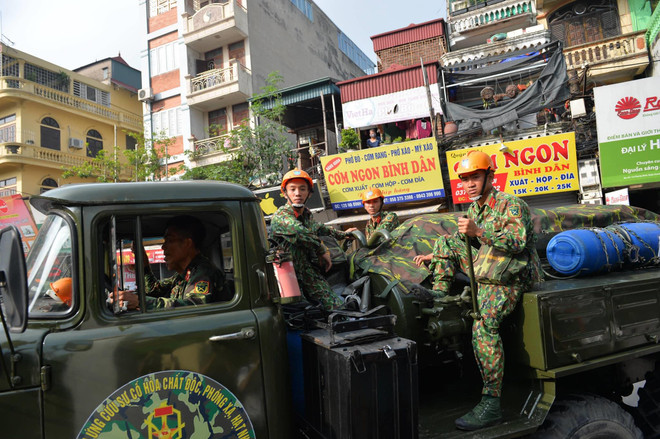 Bộ đội Binh chủng Hóa học có mặt tại Rạng Đông, chuẩn bị tẩy độc ảnh 7
