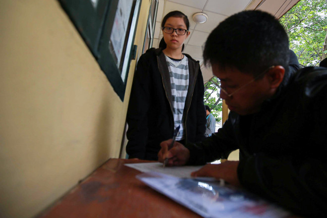 [Photo] Vắng vẻ trong ngày đầu tổ chức đăng ký xe máy điện ảnh 4