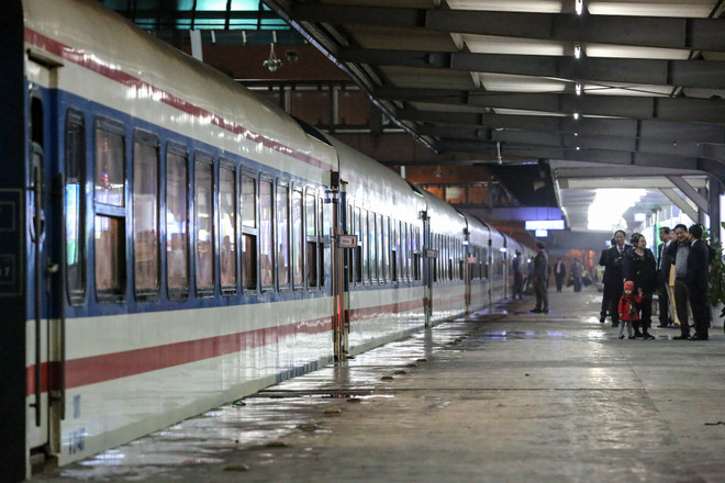 Ghi trên chuyến tàu cuối cùng chạy xuyên đêm Giao thừa Bắc-Nam ảnh 1