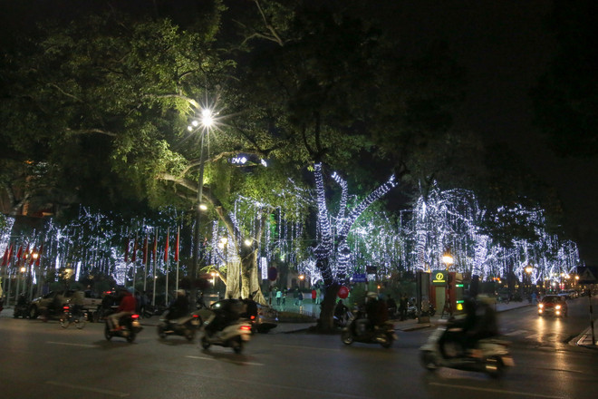 Hồ Gươm bình yên trước thời khắc Giao thừa năm Mậu Tuất ảnh 2