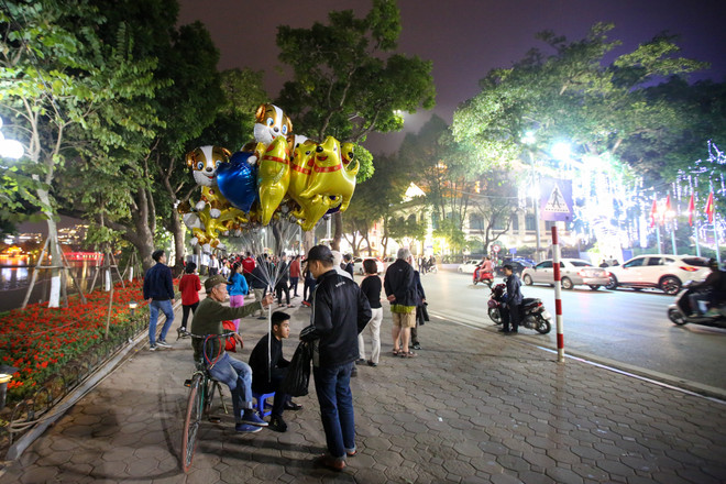 Hồ Gươm bình yên trước thời khắc Giao thừa năm Mậu Tuất ảnh 3