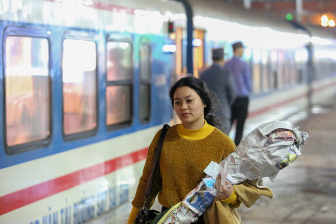 Ghi trên chuyến tàu cuối cùng chạy xuyên đêm Giao thừa Bắc-Nam ảnh 4