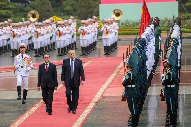 Nhìn lại 2 ngày của Tổng thống Hoa Kỳ Donald Trump tại Hà Nội ảnh 8