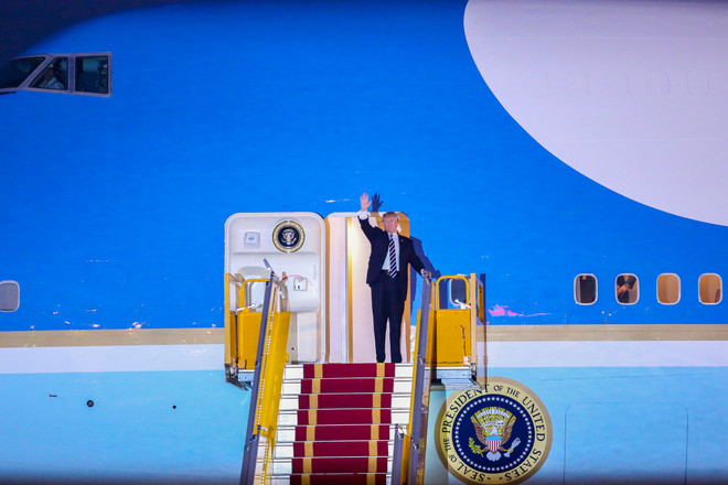 Nhìn lại 2 ngày của Tổng thống Hoa Kỳ Donald Trump tại Hà Nội ảnh 1