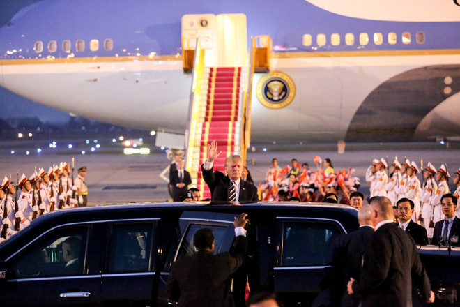 Nhìn lại 2 ngày của Tổng thống Hoa Kỳ Donald Trump tại Hà Nội ảnh 2