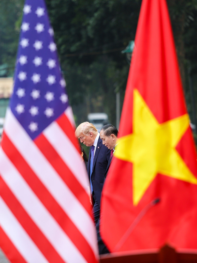 Nhìn lại 2 ngày của Tổng thống Hoa Kỳ Donald Trump tại Hà Nội ảnh 10