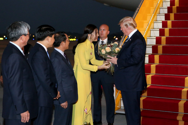 Nhìn lại 2 ngày của Tổng thống Hoa Kỳ Donald Trump tại Hà Nội ảnh 3