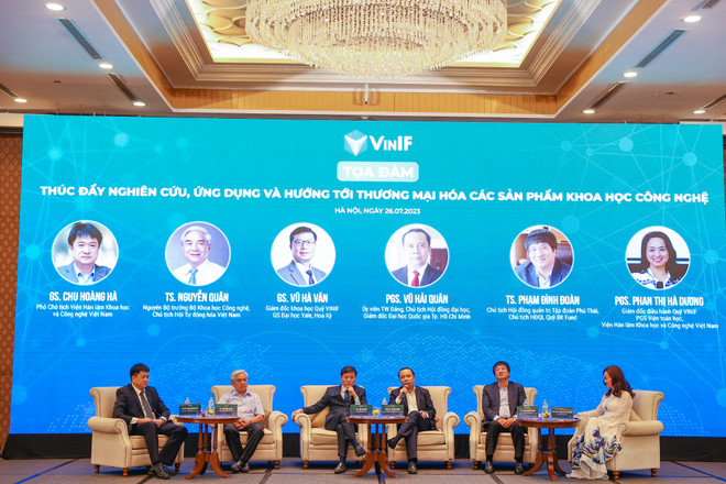 Các chuyên gia, nhà quản lý tọa đàm về thúc đẩy nghiên cứu, ứng dụng và hướng tới thương mại hóa các sản phẩm khoa học công nghệ. (Ảnh: Minh Sơn/Vietnam+) Gần 800 tỷ đồng được tài trợ phát triển nghiên cứu khoa học Việt Nam ảnh 3