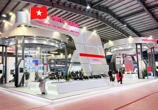 Viettel trình diễn nhiều sản phẩm công nghệ tại Triển lãm Quốc phòng ảnh 1
