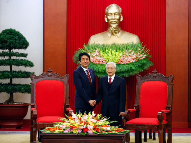 Những hình ảnh ấn tượng về chuyến thăm Việt Nam của Thủ tướng Abe ảnh 9