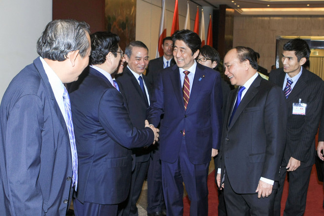Những hình ảnh ấn tượng về chuyến thăm Việt Nam của Thủ tướng Abe ảnh 13