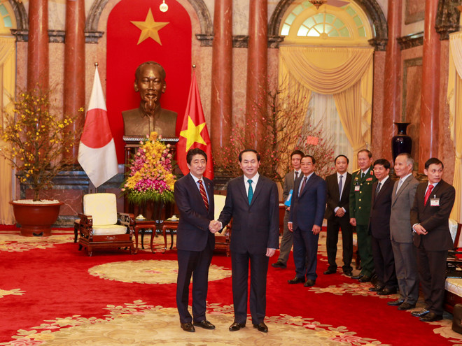 Những hình ảnh ấn tượng về chuyến thăm Việt Nam của Thủ tướng Abe ảnh 8