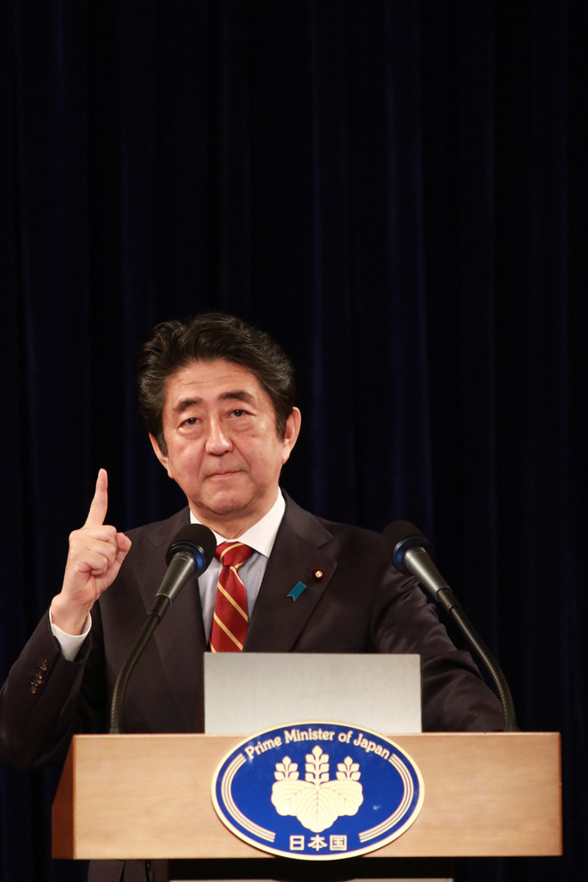 Những hình ảnh ấn tượng về chuyến thăm Việt Nam của Thủ tướng Abe ảnh 11