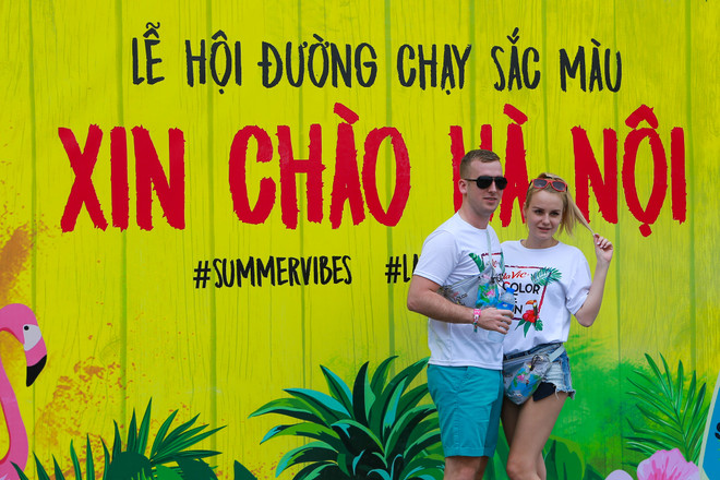 Trai xinh gái đẹp Hà Nội tưng bừng với lễ hội bột màu Color Me Run ảnh 2