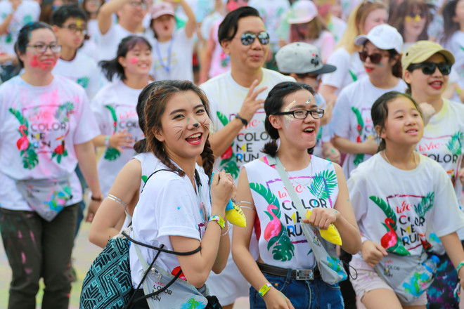 Trai xinh gái đẹp Hà Nội tưng bừng với lễ hội bột màu Color Me Run ảnh 9