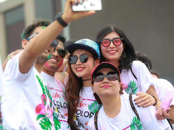 Trai xinh gái đẹp Hà Nội tưng bừng với lễ hội bột màu Color Me Run ảnh 12