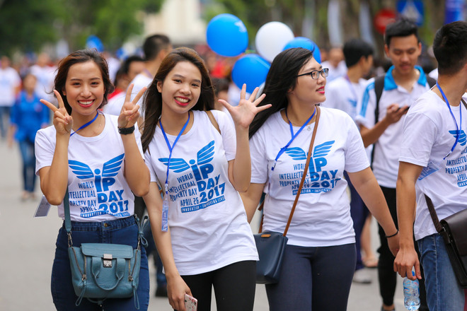 Hàng ngàn bạn trẻ đi bộ đồng hành nhân ngày Sở hữu trí tuệ thế giới ảnh 12
