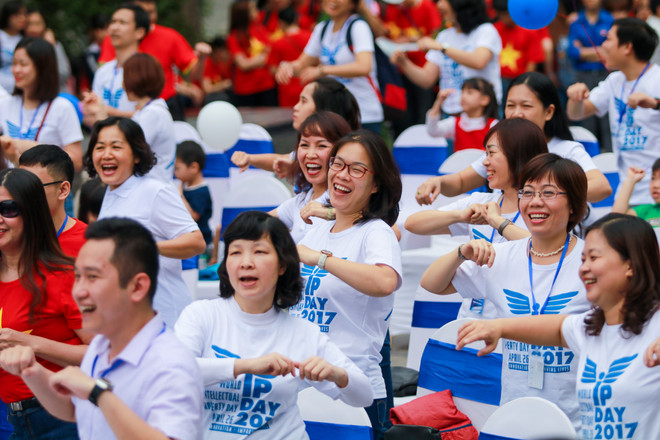 Hàng ngàn bạn trẻ đi bộ đồng hành nhân ngày Sở hữu trí tuệ thế giới ảnh 5