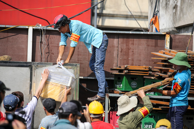 Hà Nội: Cưỡng chế phá dỡ các công trình vi phạm tại mương Nghĩa Đô ảnh 5