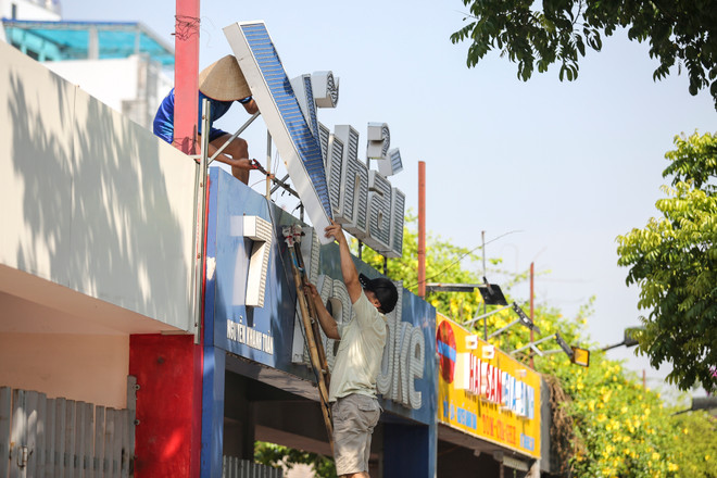 Hà Nội: Cưỡng chế phá dỡ các công trình vi phạm tại mương Nghĩa Đô ảnh 9