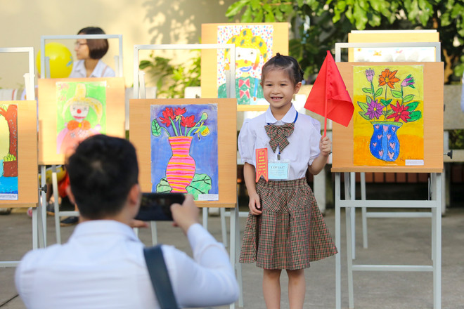 Khai giảng ở ngôi trường có số lượng học sinh lớp 1 đông kỷ lục Hà Nội ảnh 1