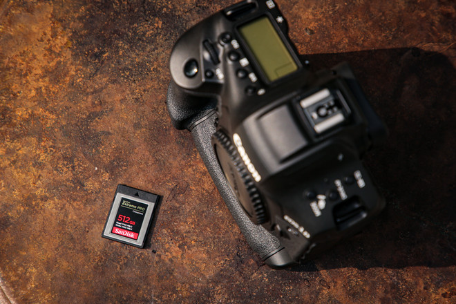 Chi tiết EOS-1D X Mark III: Bình cũ nhưng rượu mới của gia đình Canon ảnh 4