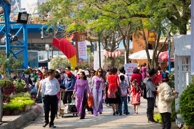 Du khách thất vọng vì hoa héo quắt ở lễ hội Hoa hồng Bulgaria ảnh 3