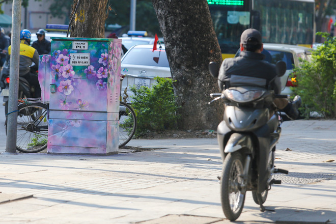 Thay 'áo' mới cho những bốt điện 'vô hồn' ở Hà Nội ảnh 3