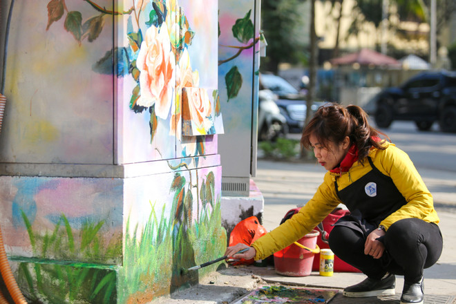 Thay 'áo' mới cho những bốt điện 'vô hồn' ở Hà Nội ảnh 7