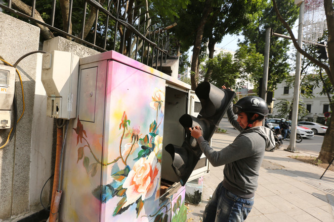 Thay 'áo' mới cho những bốt điện 'vô hồn' ở Hà Nội ảnh 10