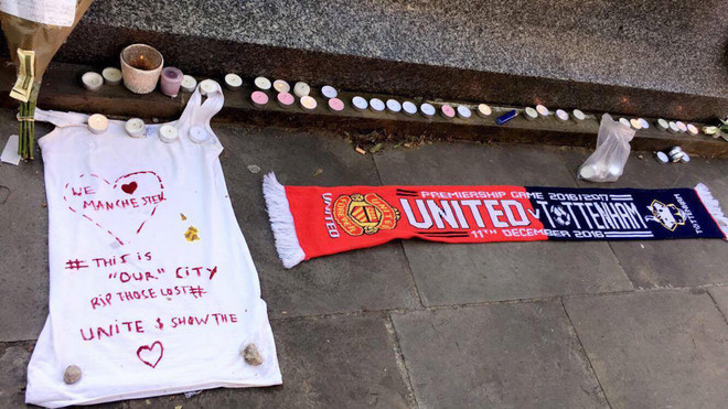 Biển người dự lễ tưởng niệm các nạn nhân vụ khủng bố tại Manchester ảnh 7