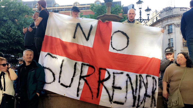 Biển người dự lễ tưởng niệm các nạn nhân vụ khủng bố tại Manchester ảnh 12