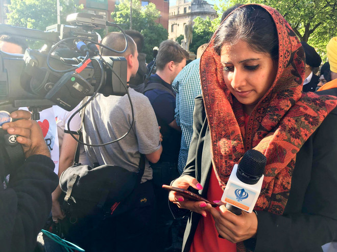 Biển người dự lễ tưởng niệm các nạn nhân vụ khủng bố tại Manchester ảnh 13