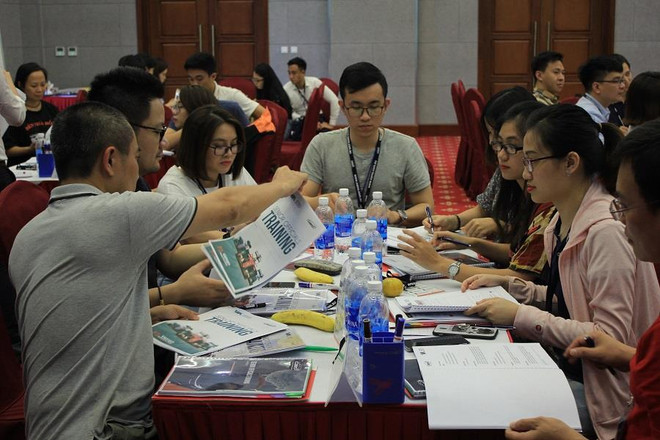 Nhóm cán bộ điều hành cao cấp sẽ được tham gia khóa đào tạo sẽ có cơ hội tham gia 4 khóa đào tạo trong nước và 2 khóa đào tạo thực tế tại các chặng đua F1 Singapore và Australia. (Ảnh: F1 Grand Prix 2020) Chặng đua F1 2020 sẽ tuyển dụng 70 cán bộ điều hành cấp cao người Việt ảnh 2
