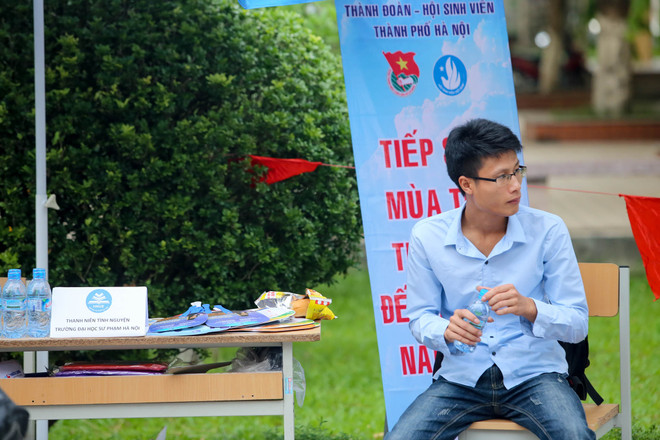 Thí sinh khuyết tật được chăm sóc chu đáo trước môn thi đầu tiên ảnh 10