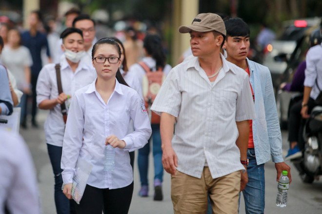 Thí sinh khuyết tật được chăm sóc chu đáo trước môn thi đầu tiên ảnh 3